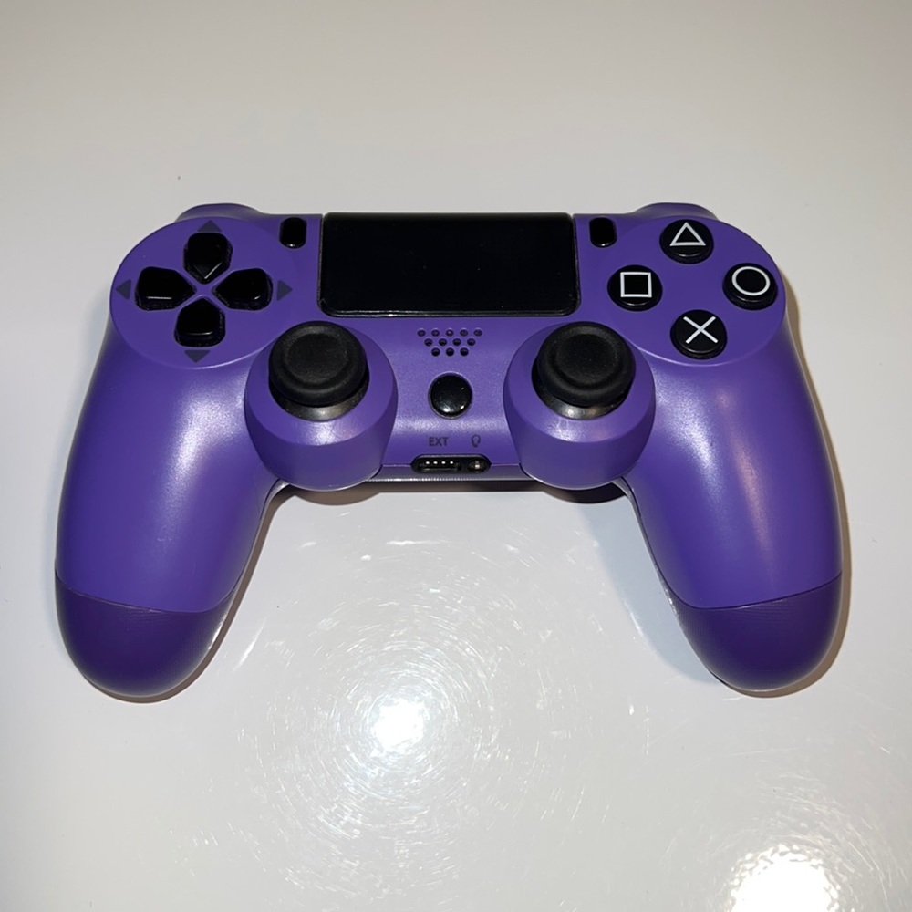 PlayStation controller (purple)
